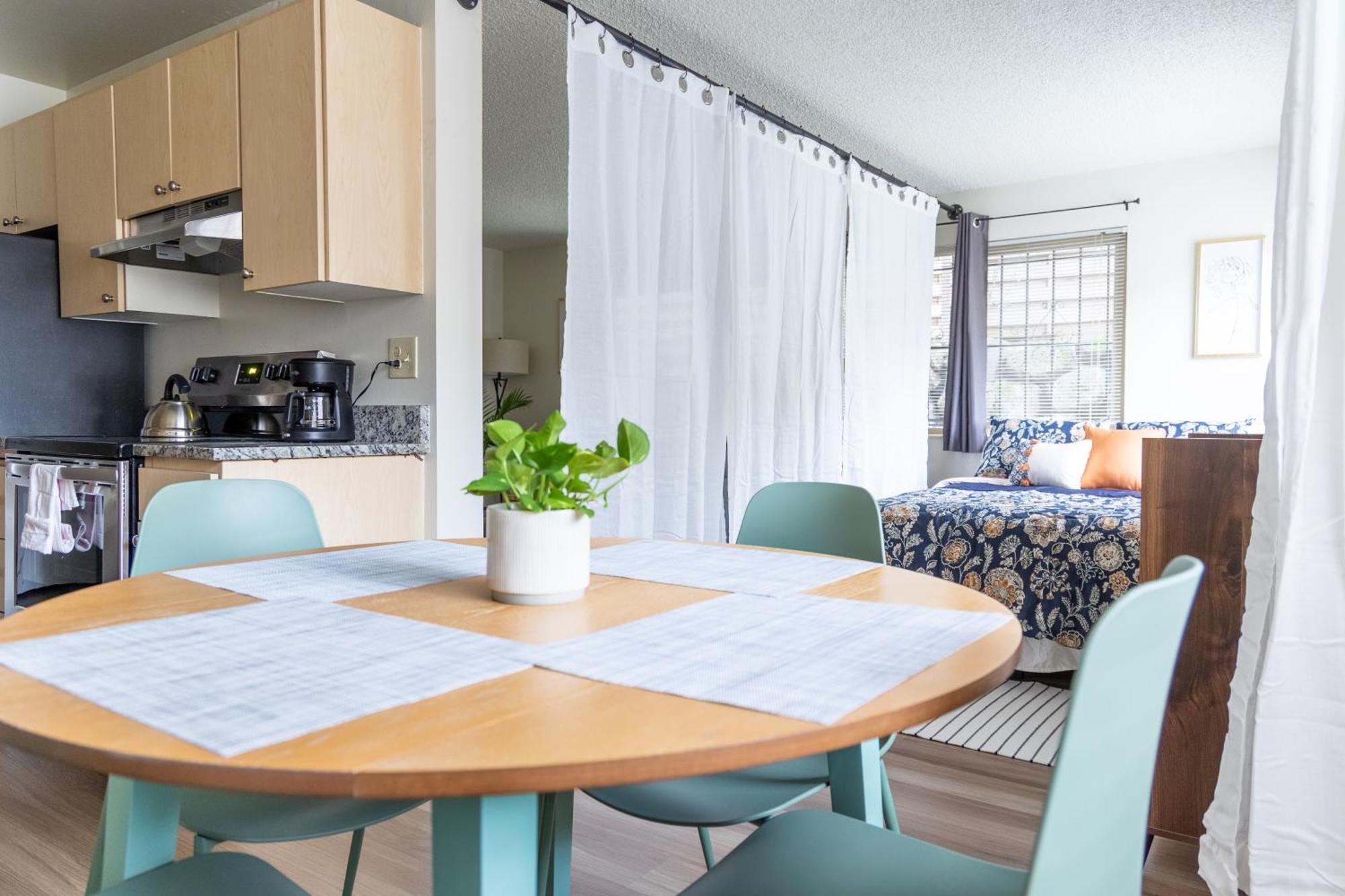 King Bed + Studio! Free Parking, Patio, Wfh Space! Seattle Zewnętrze zdjęcie